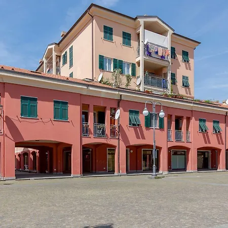 Hintown Holiday In Apartment Casarza Ligure